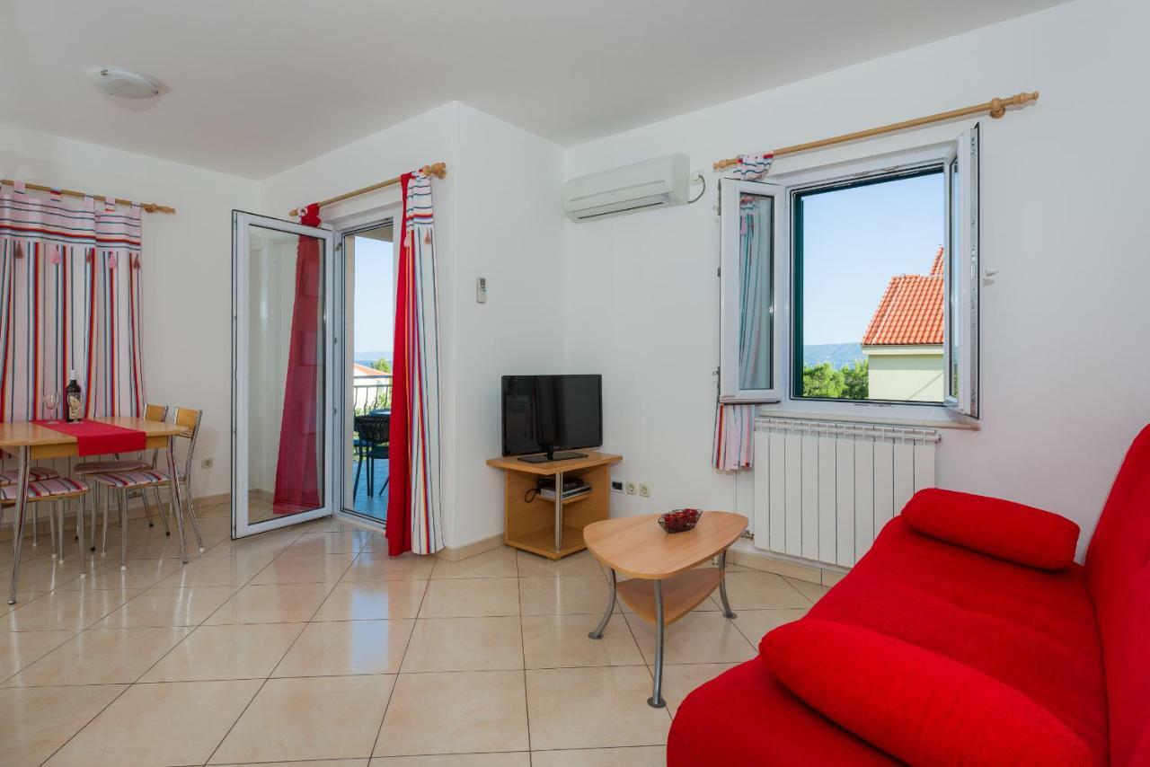 Apartments Villa Vallum Bol Exterior photo