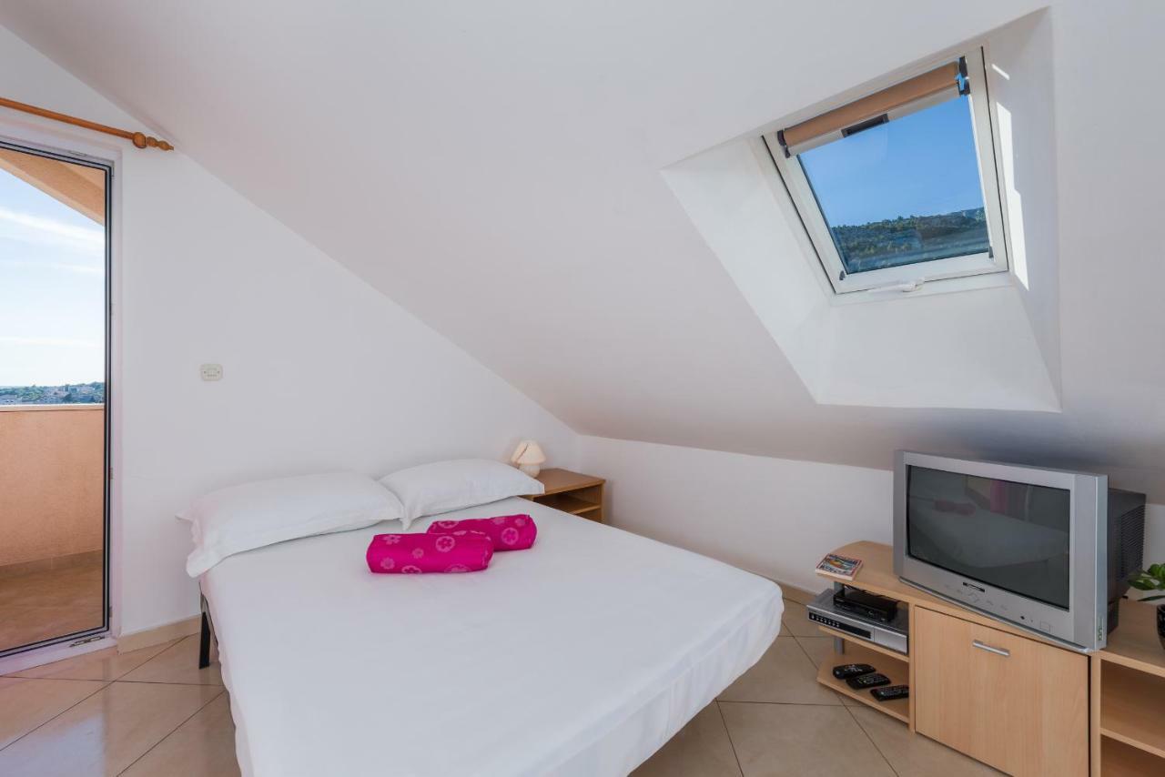 Apartments Villa Vallum Bol Exterior photo