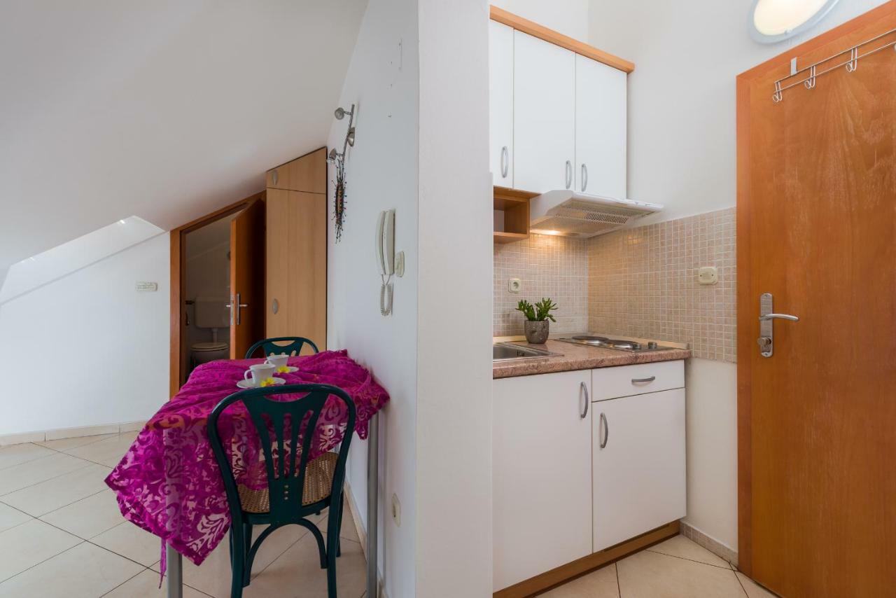 Apartments Villa Vallum Bol Exterior photo