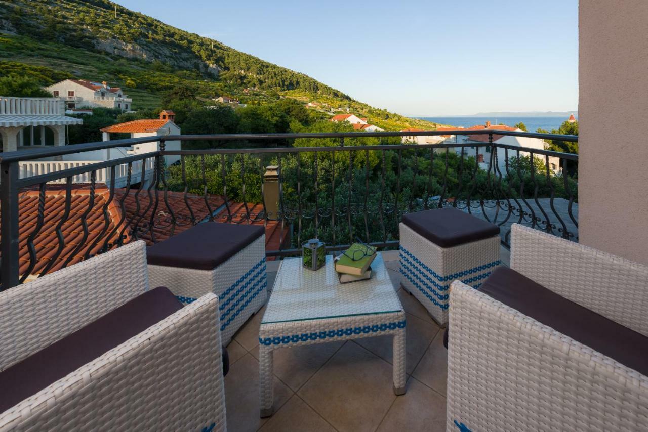 Apartments Villa Vallum Bol Exterior photo