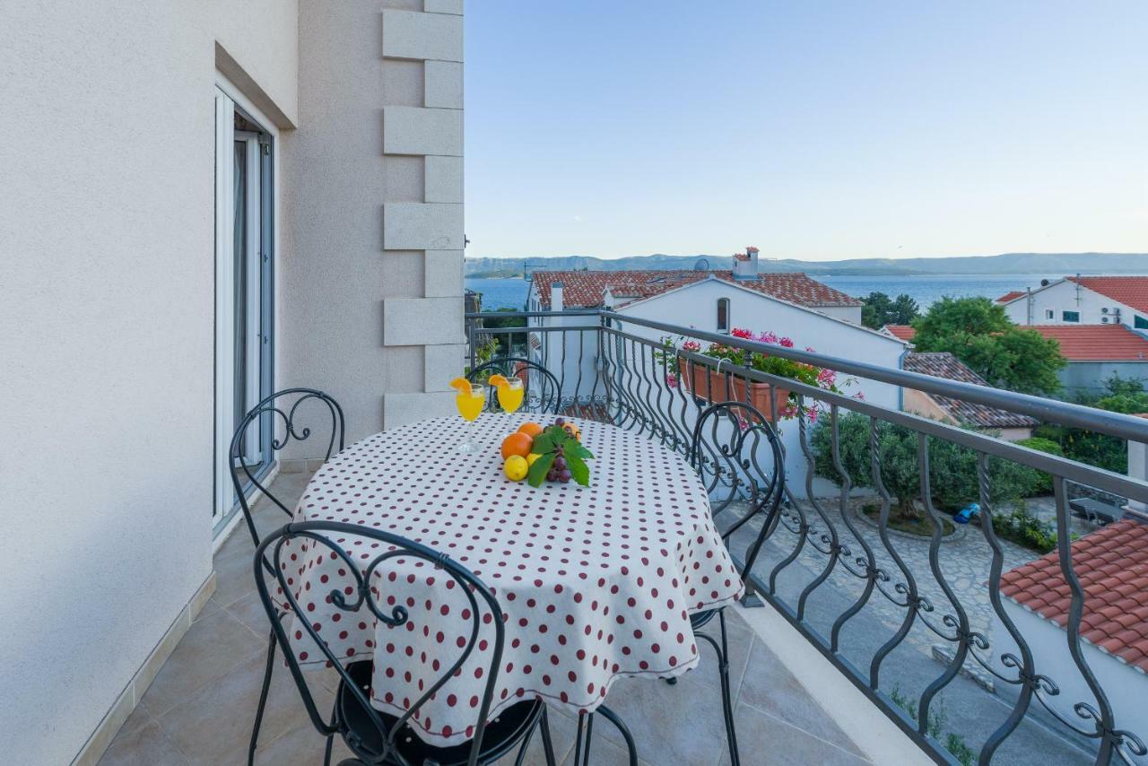 Apartments Villa Vallum Bol Exterior photo