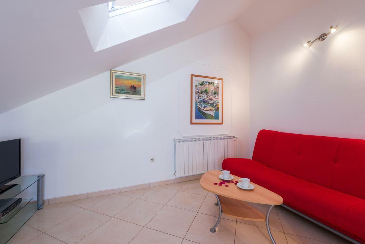 Apartments Villa Vallum Bol Exterior photo