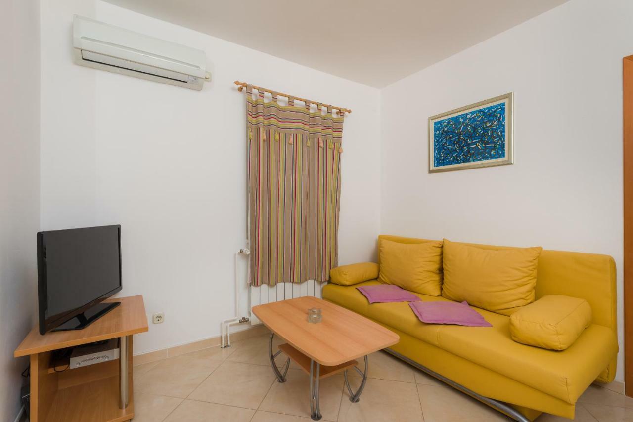 Apartments Villa Vallum Bol Exterior photo
