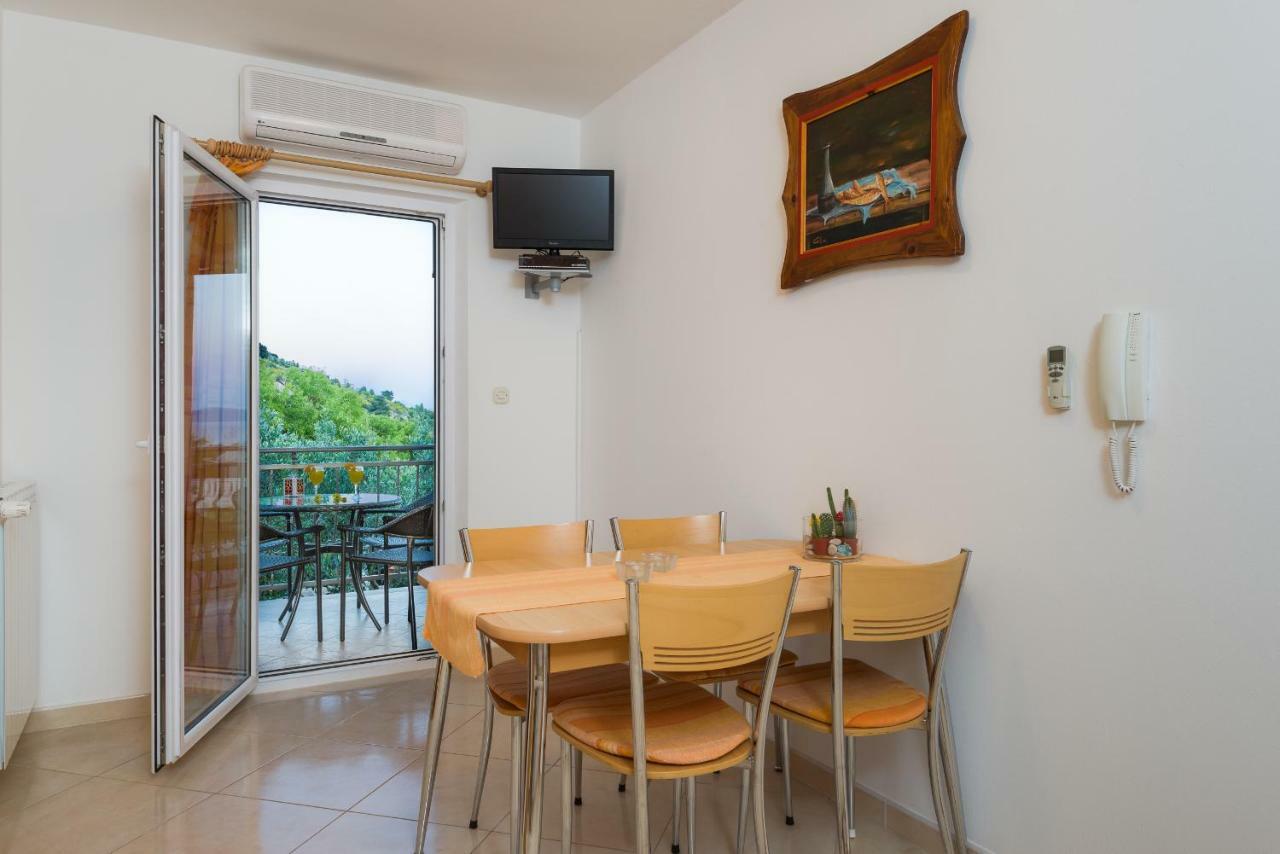 Apartments Villa Vallum Bol Exterior photo