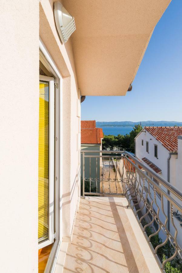 Apartments Villa Vallum Bol Exterior photo