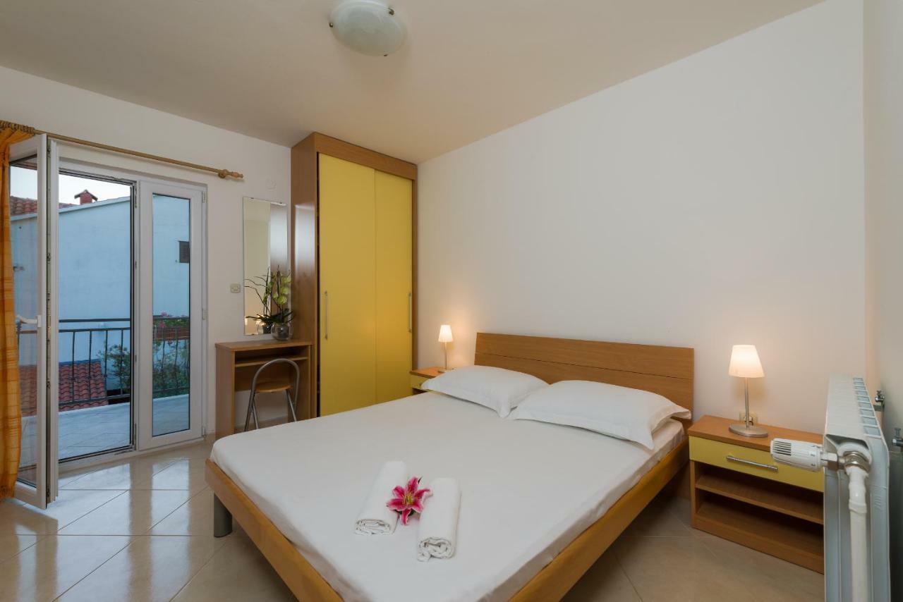 Apartments Villa Vallum Bol Exterior photo