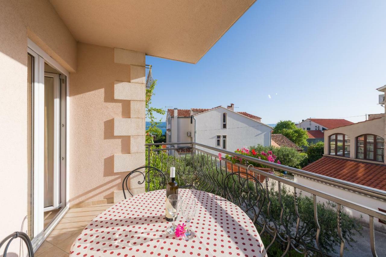 Apartments Villa Vallum Bol Exterior photo