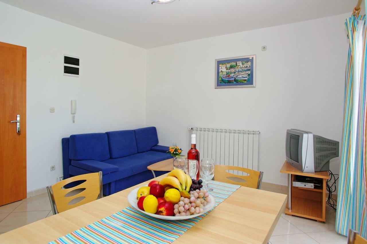 Apartments Villa Vallum Bol Exterior photo