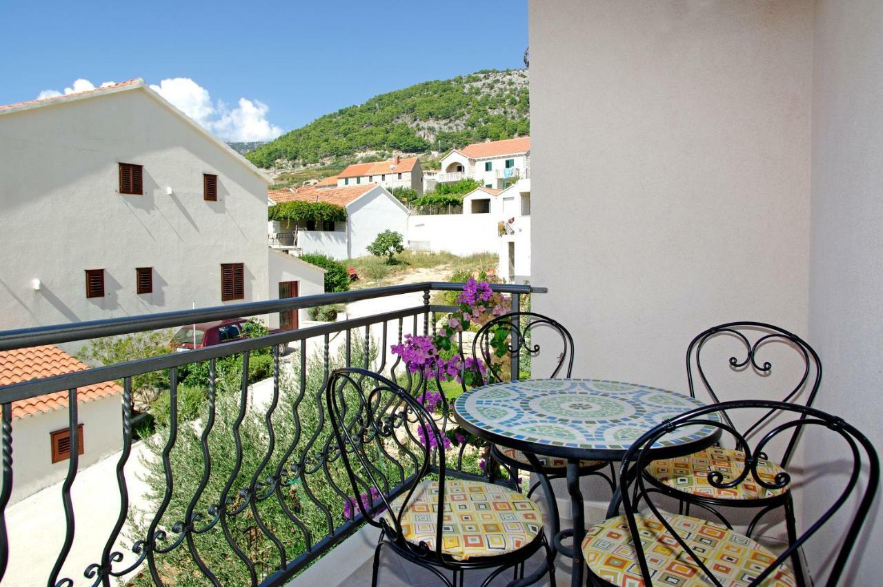 Apartments Villa Vallum Bol Exterior photo