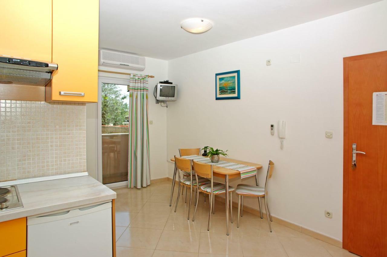 Apartments Villa Vallum Bol Exterior photo